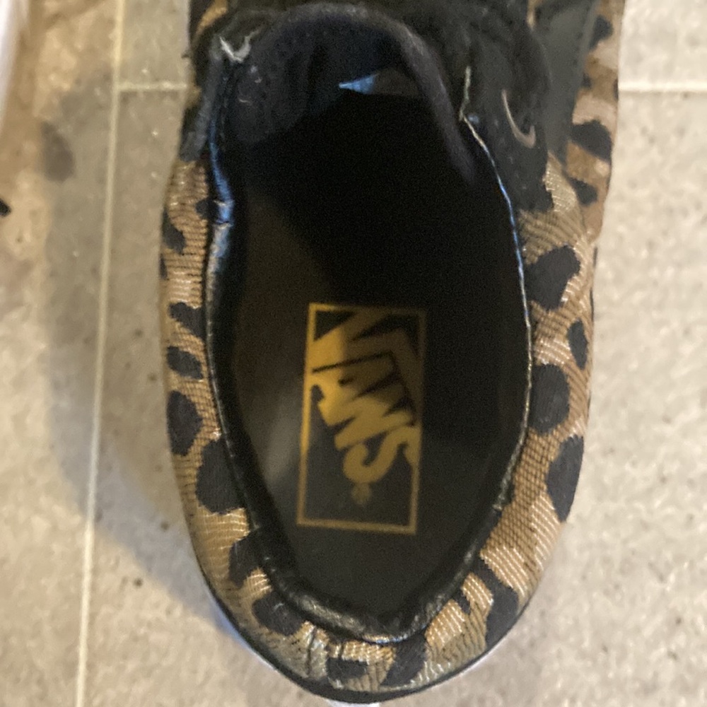 Vans - Picture 12 of 13